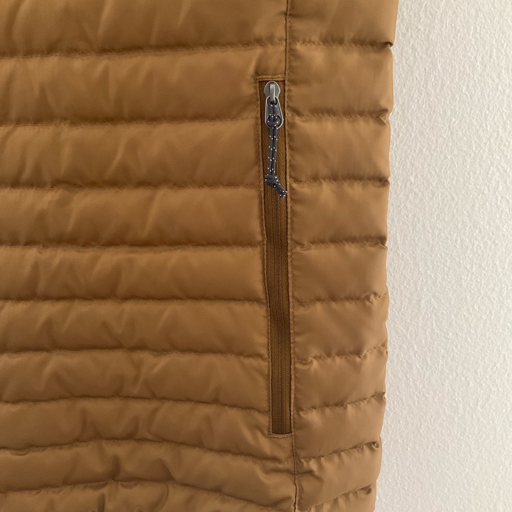 Eddie Bauer Men's Size Small Lightweight Packable Tan Puffer Vest - Picture 4 of 11